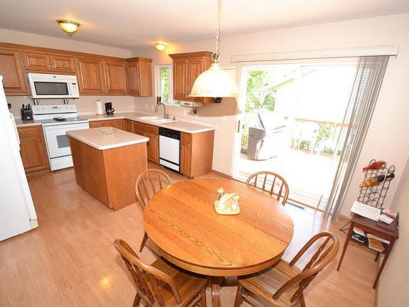 5th image of 1601 Elderberry St