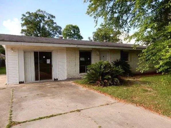 4309 Greenwood Ln, Baker, LA 70714