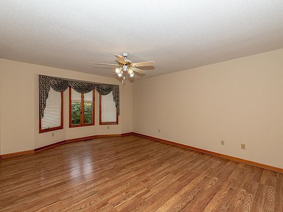 4th image of 1508 Woodward Ct
