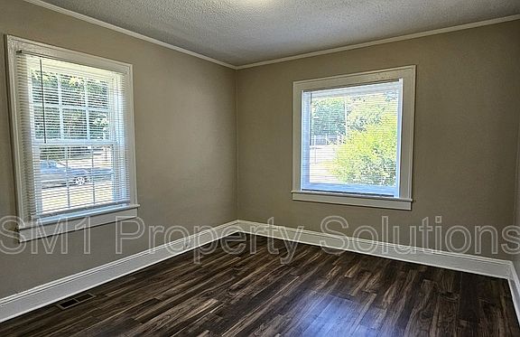 5th image of 1215 Arlington St