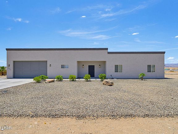 3rd image of 1020 Riverside Dr