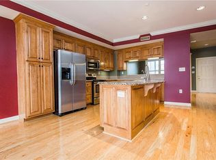 2202 William Styron Sq S, Newport News, VA 23606