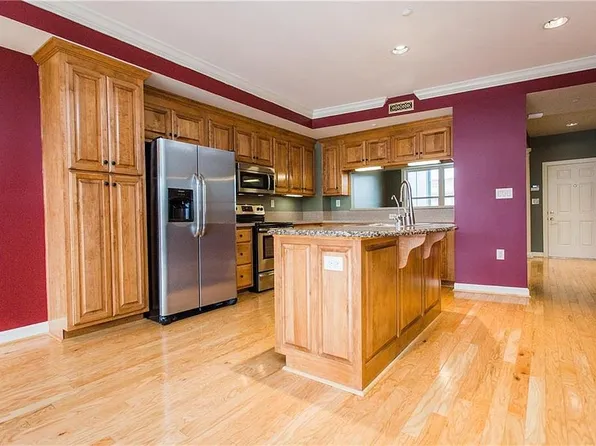 2202 William Styron Sq S, Newport News, VA 23606