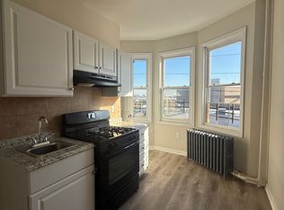 101 Camden St #5A, Newark, NJ 07103