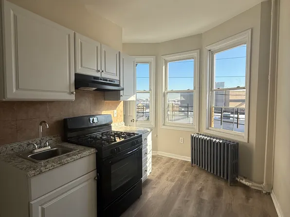 101 Camden St #5A, Newark, NJ 07103