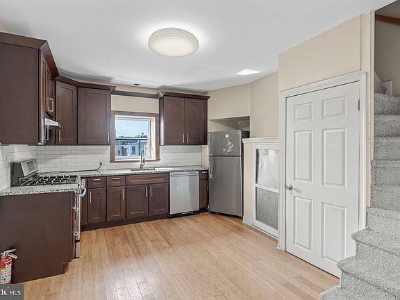 4th image of 4454 Silverwood St