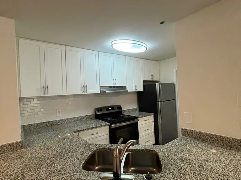 Wesley St. Claire Apartments at Lawrenceville — Photo 257
