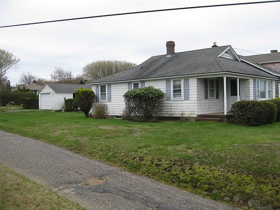 4th image of 66 Edgemere St
