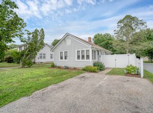 17 York Ave, Niantic, CT 06357