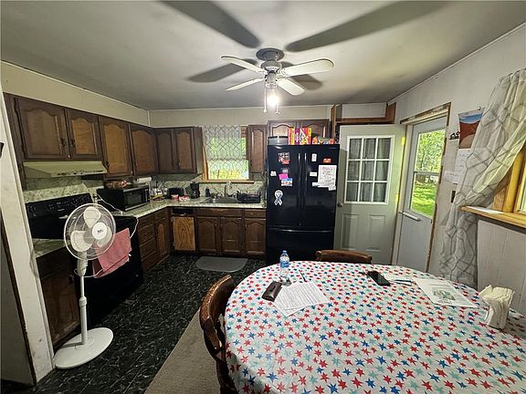 3rd image of 244 Ash Dr