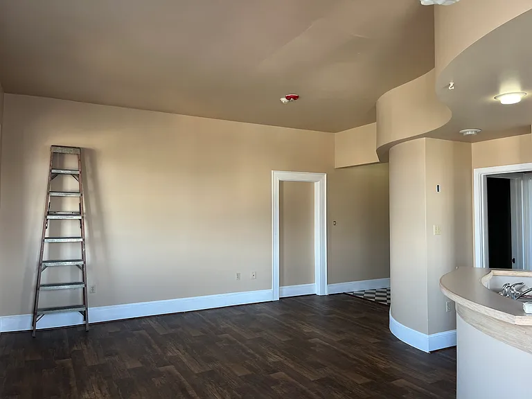 1 W Main St #6 — Photo 13