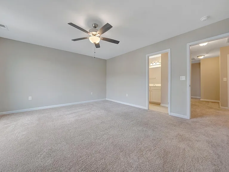 773 Holland Loop — Photo 15