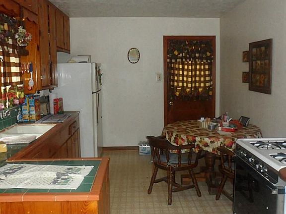  Kitchen and breakfast room