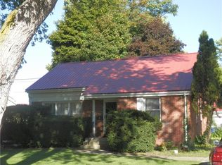 24 Willowdale Dr, West Seneca, NY 14224