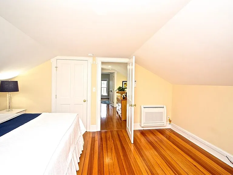 105 John St — Photo 16