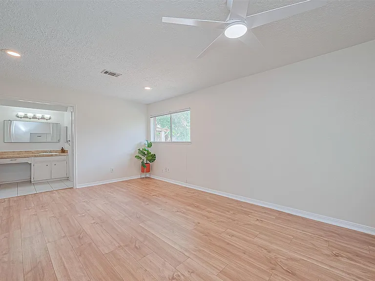 8018 Zimmermann Dr — Photo 25
