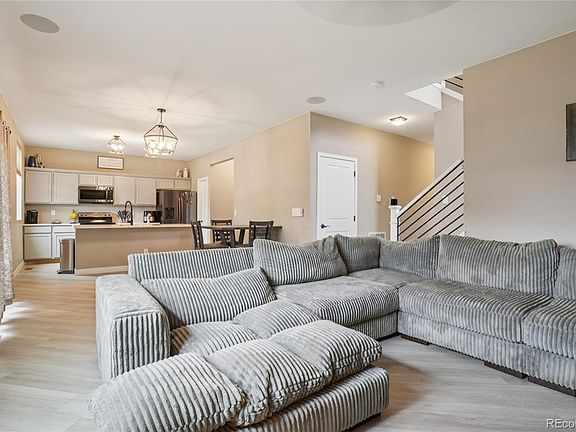 5th image of 301 Jewel Street