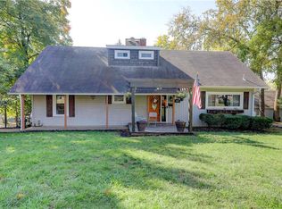 208 N Oak St, Paola, KS 66071