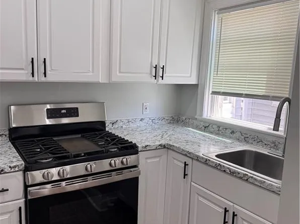 422 Pawtucket Ave APT 2, Pawtucket, RI 02860