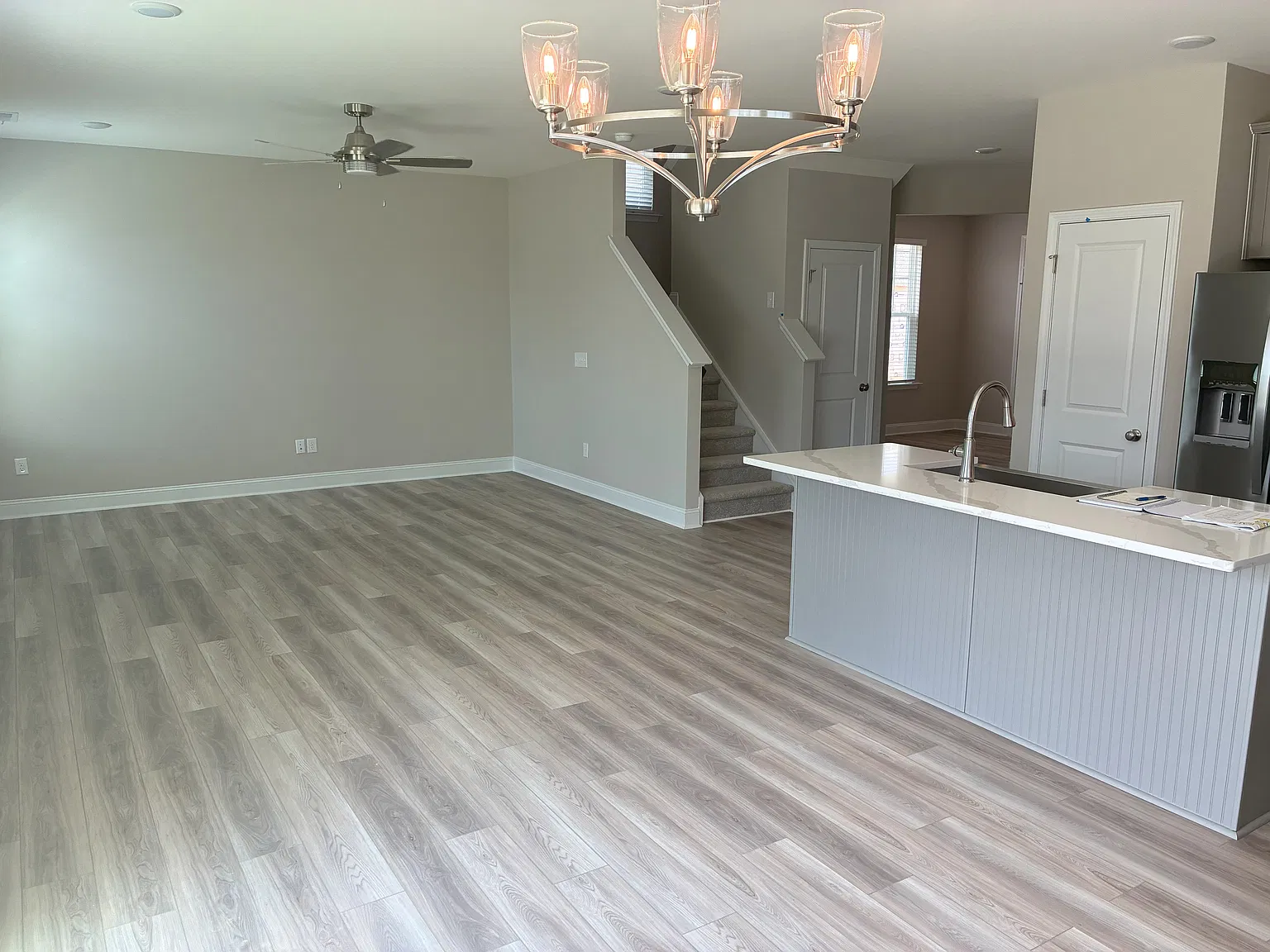 4 bed, 1985 sqft, $2,200 — Photo 2