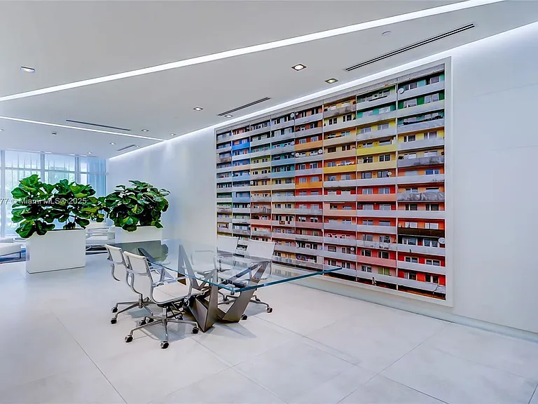 4250 Biscayne Blvd #918 — Photo 32