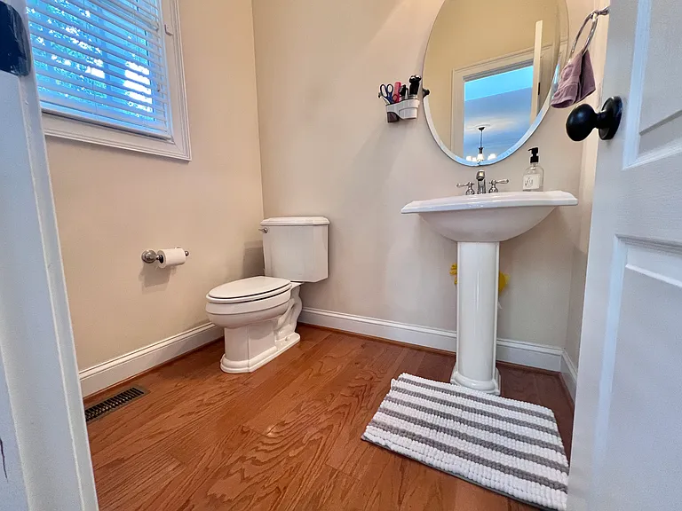 108 Louvale Dr — Photo 11