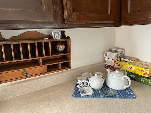 Kitchen tea and coffee nook.