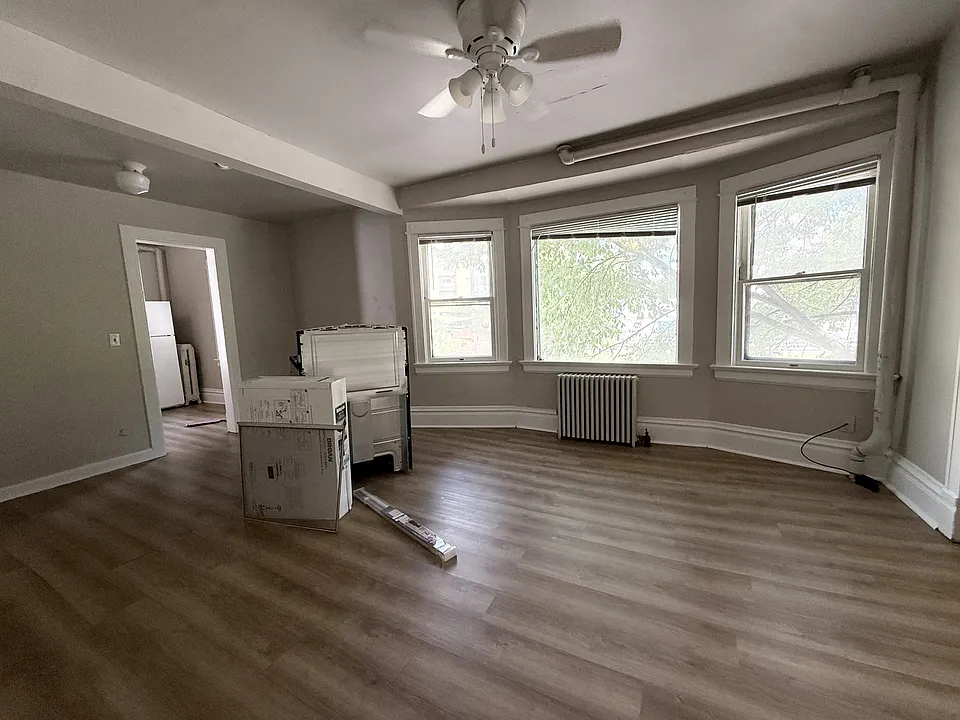 201 N Pinckney St #2