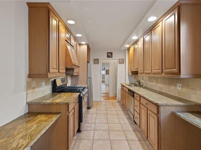 3530 Henry Hudson Parkway #2F, Bronx, NY, 10463