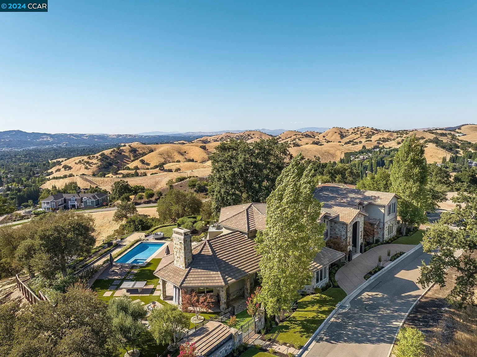 447 Legacy Dr photo 1