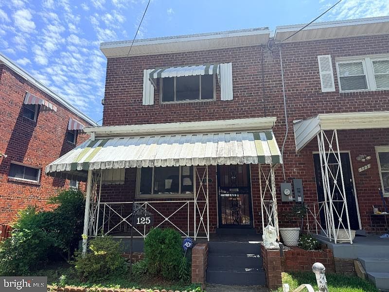 1st image of 125 48th Pl NE