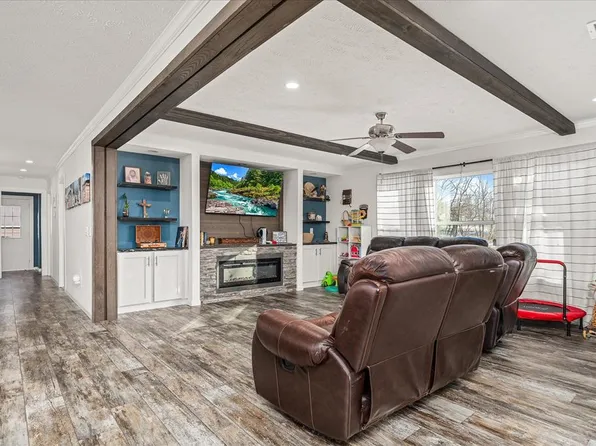 325 Spring St, Spencer, TN 38585