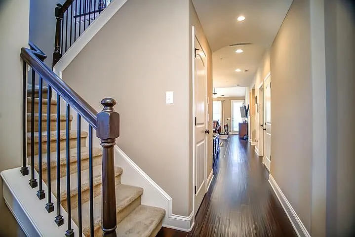 213 Bixby Private Ln — Photo 2