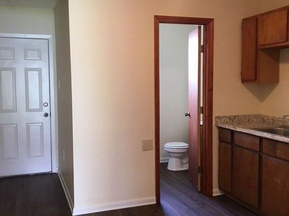 4th image of 326-332 De Armas St Unit 7