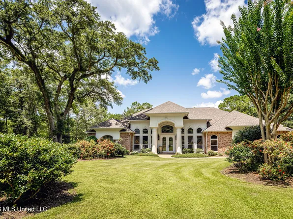 2408 Olde Oak Point, Ocean Springs, MS 39564