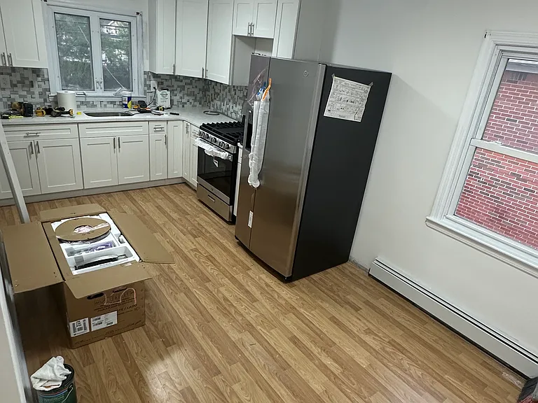 188 Evergreen Ave #2 — Photo 2