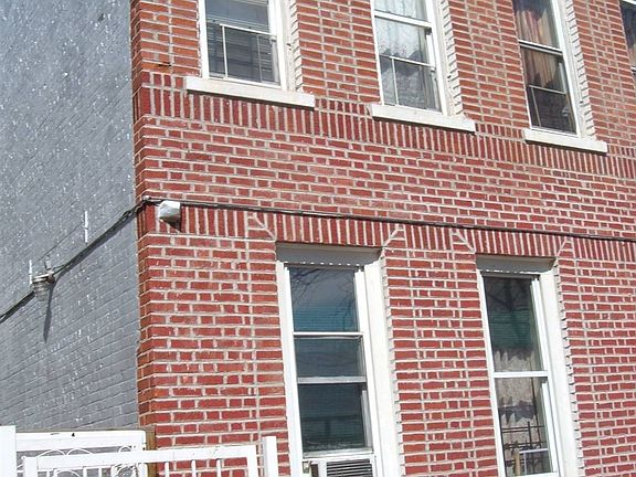 5th image of 1039 Lowell St