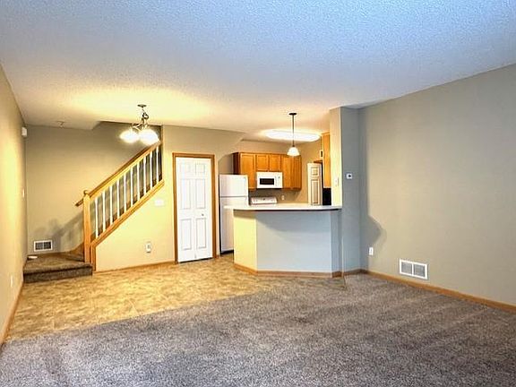 3rd image of 5025 Oriole Dr #58
