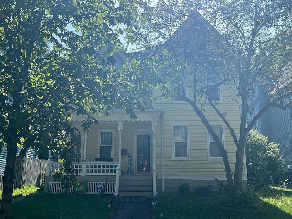 1st image of 427 Dennis St