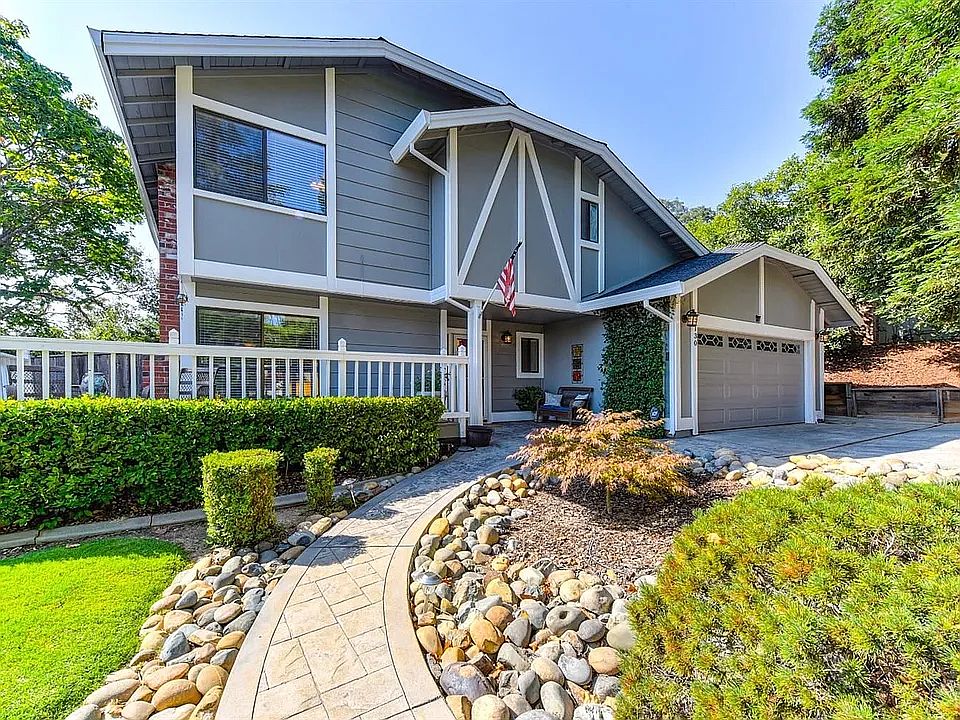1st image of 130 Willow Creek Dr