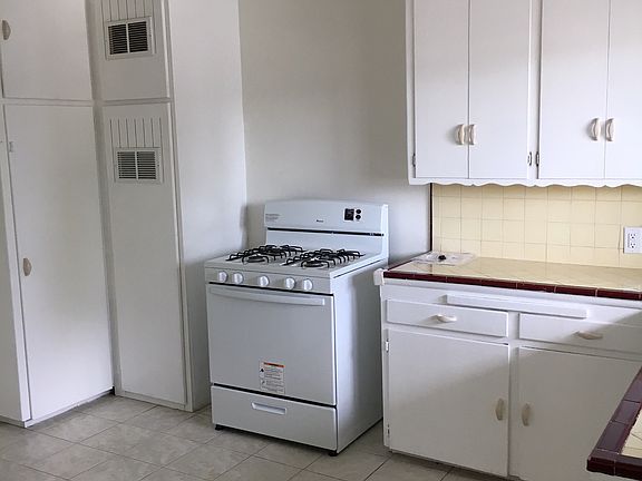 4th image of 5625 1/2 Satsuma Avenue # Fl 2nd