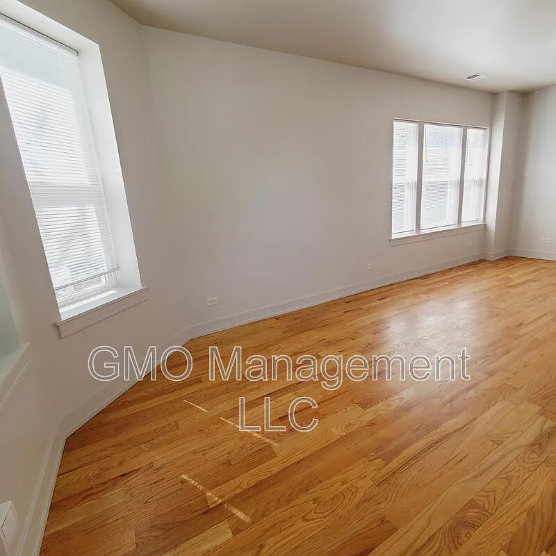 4 bed, 1.0 bath, 1200 sqft, $1,700 — Photo 3