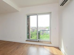 201 Hawthorne St #2B, Brooklyn, NY 11225