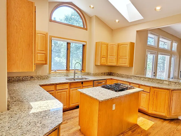 1291 Meadowlake Way — Photo 9