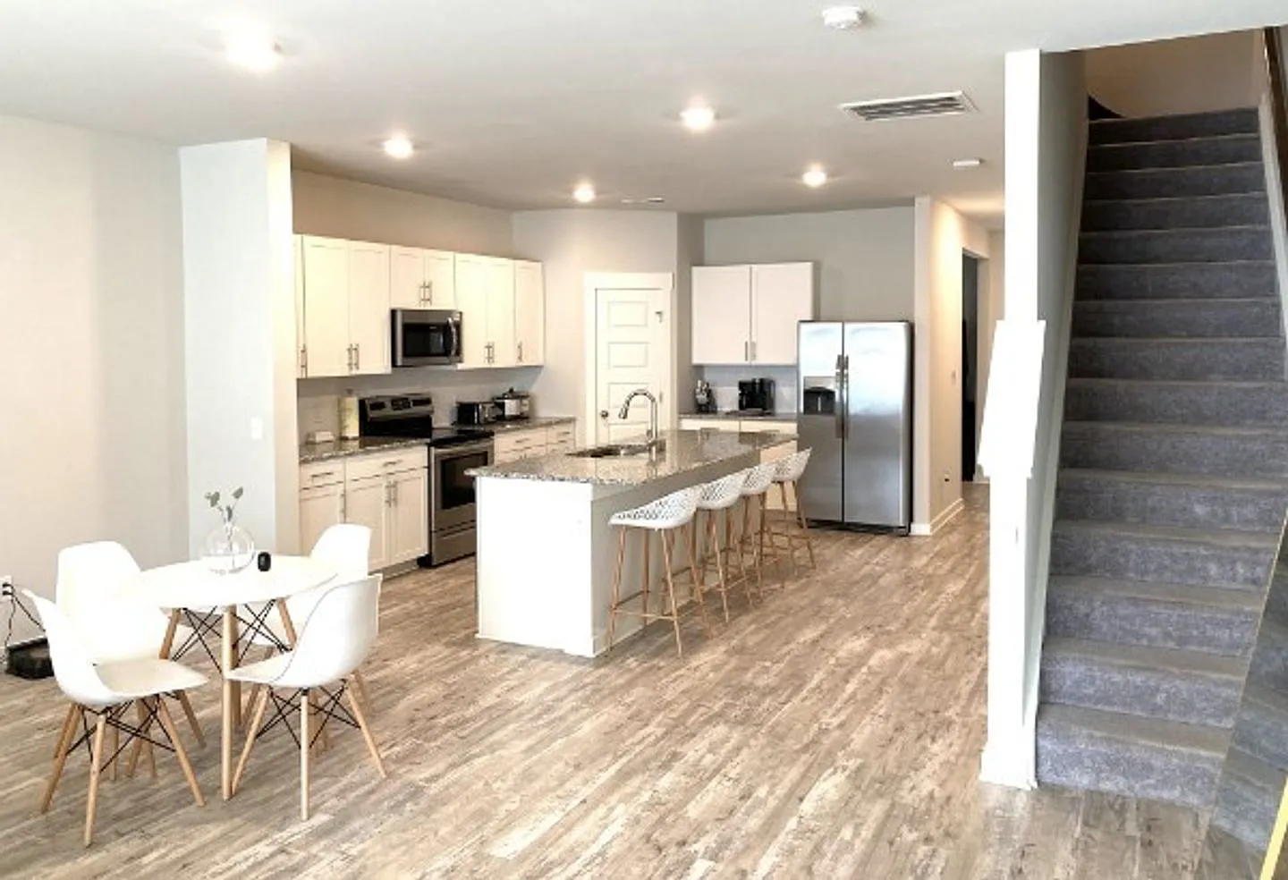 Spacious Condo with 2 Car Garage! — Photo 1
