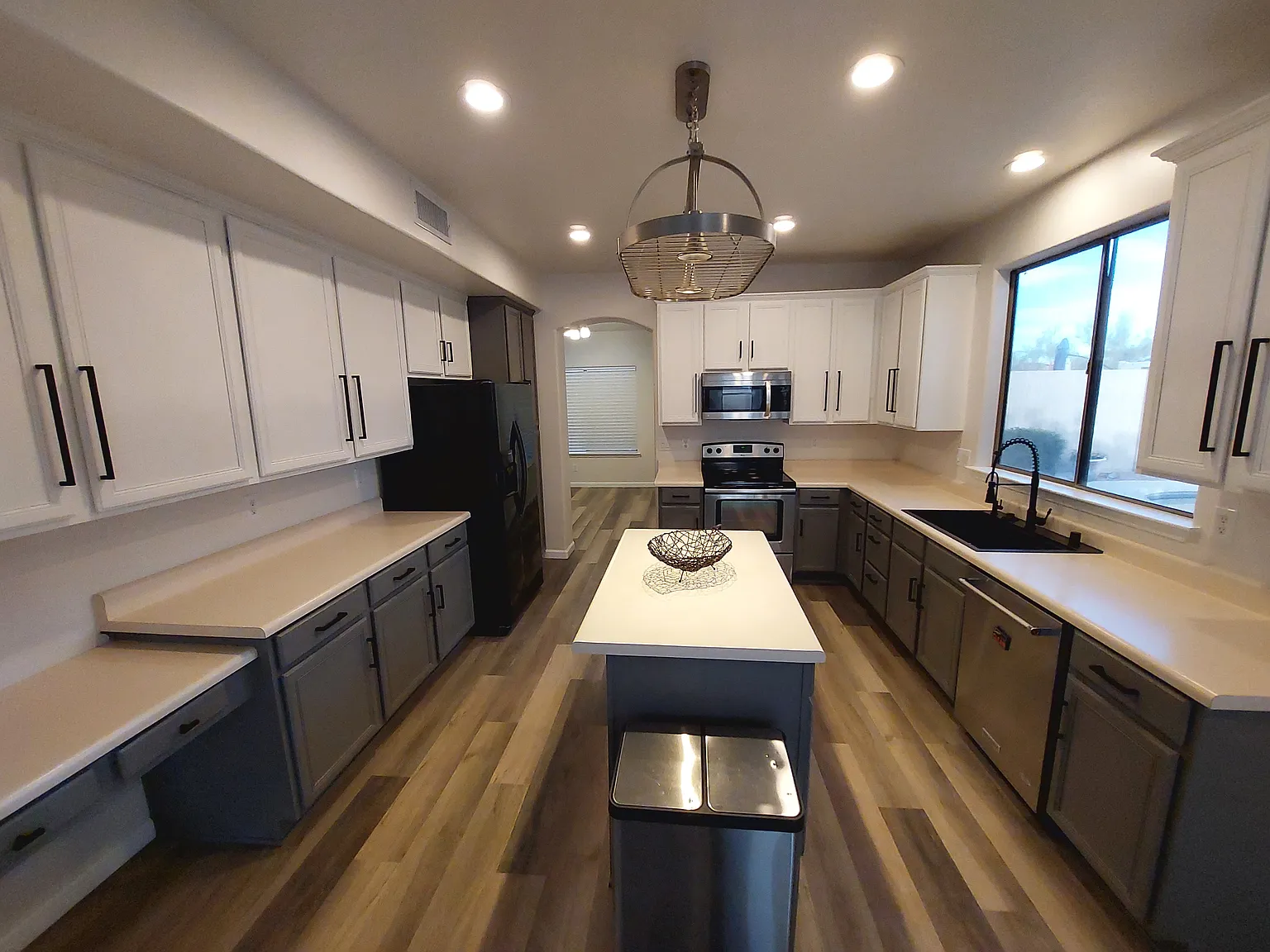 5 bed, 2709 sqft, $3,700 — Photo 3