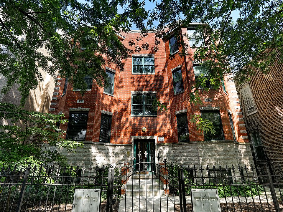 1st image of 907 N Wood St #3N