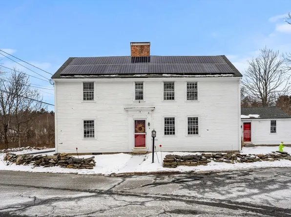 4 Thorndike St, Dunstable, MA 01827