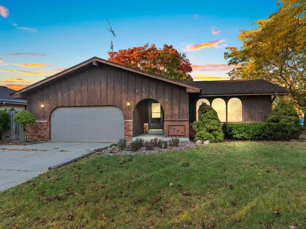 2204 85th St, Kenosha, WI 53143