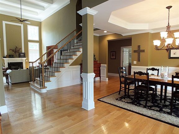 2nd image of 1688 Farrow Dr